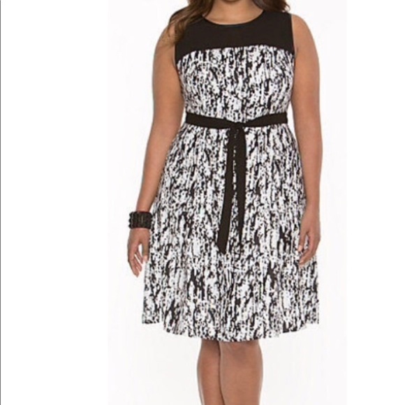 Lane Bryant Dresses & Skirts - Lane Bryant black and white dress, SZ 22